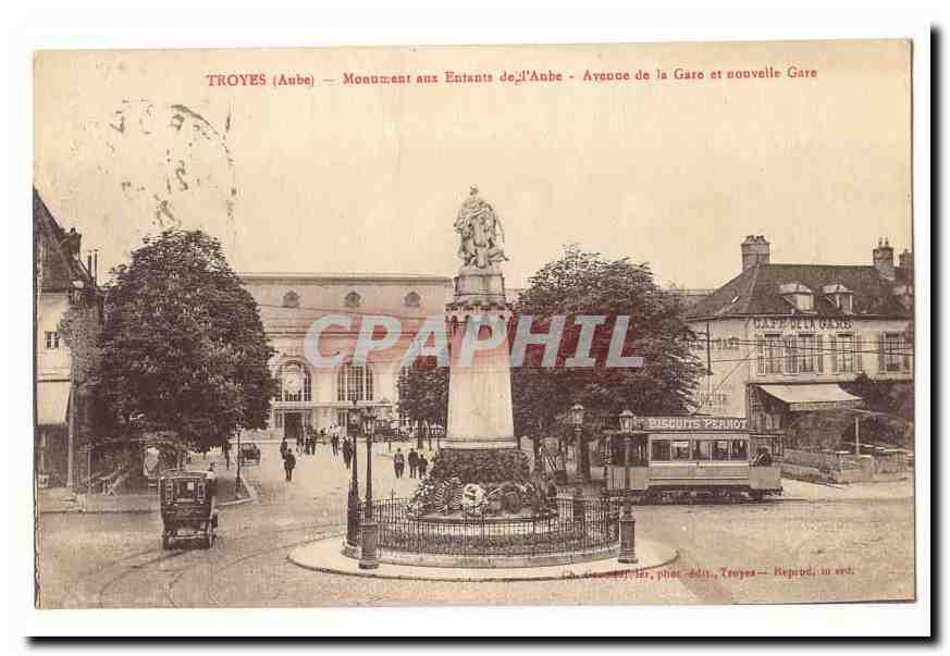 Troyes (Aube) — Denkmal für die Kinder der Aube — Avenue de la Gare und neue Gare