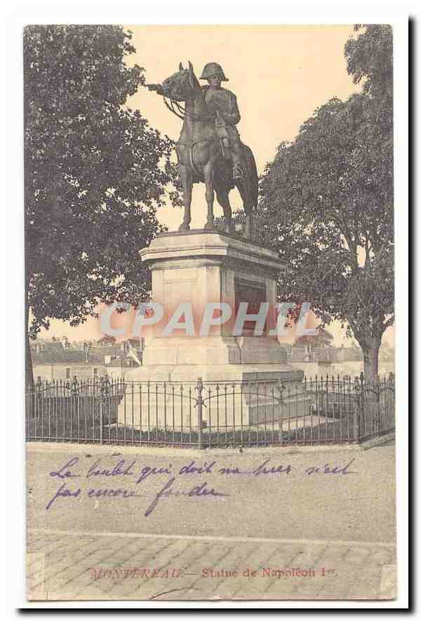 Montereau — Statue de Napoléon Ier — éditeur CPAPHIL, n° de série non visible