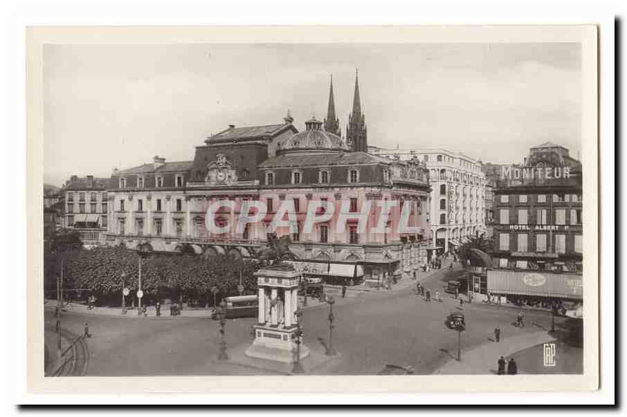 Clermont Ferrand CPA Place de Jaude et le theatre