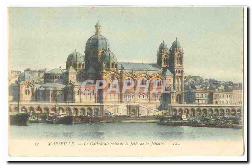 Marseille CPA La cathedrale prise de la jetee de la Joliette