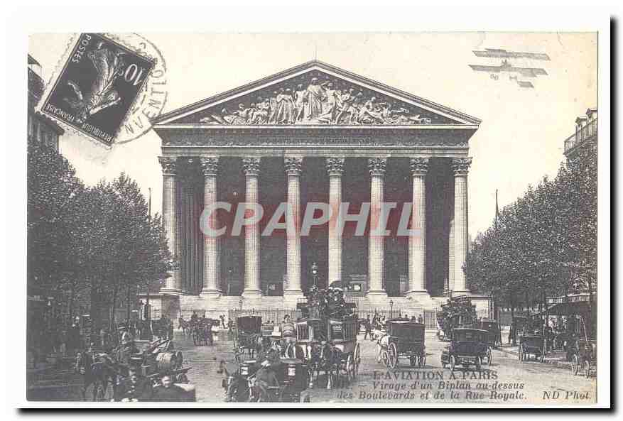 L´aviation a Paris CPA Virage d´un biplan au dessus des boulevards et de la rue Royale (reproduction)