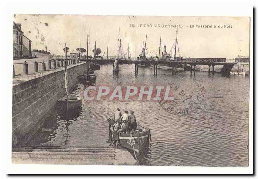Le CRoisic CPA La passerelle du port (animee)