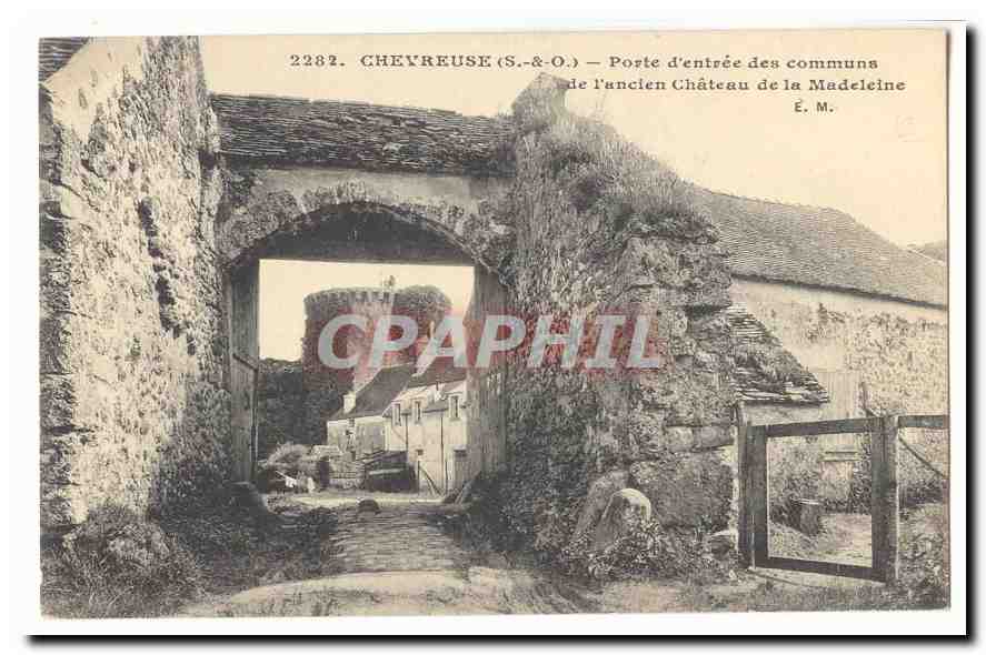 Chevreuse CPA Porte d'entree des communs de l'ancien chateau de la MAdeleine