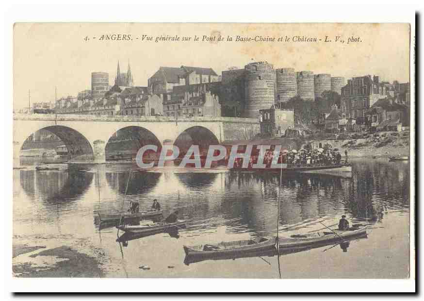 Angers CPA Vue generale sur le pont de la Basse Chaine et le chateau (animation)