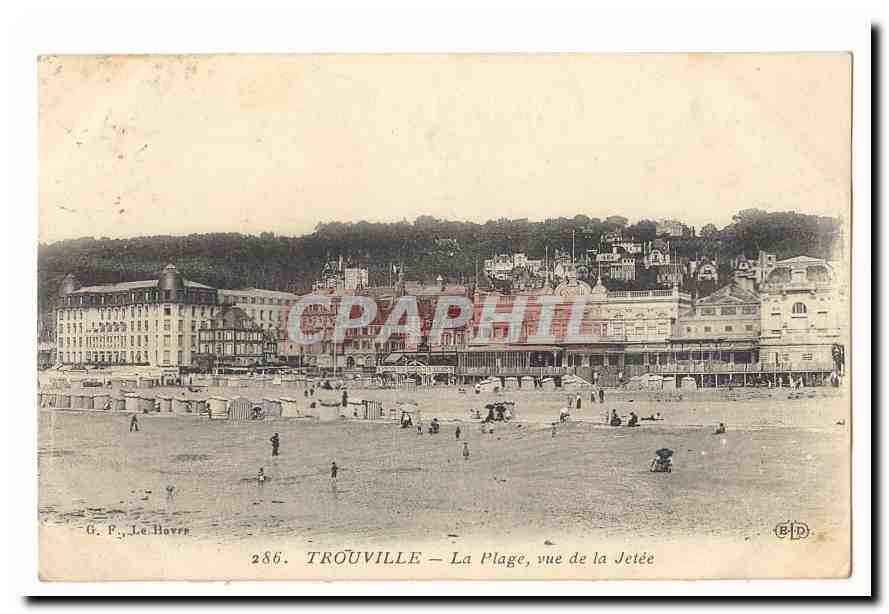 Trouville CPA La plage vue de la jetee