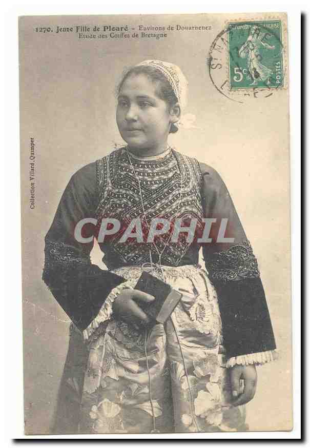 CPA Jeune fille de Ploare Environs de Douarnenez Etude des coiffes de Bretagne