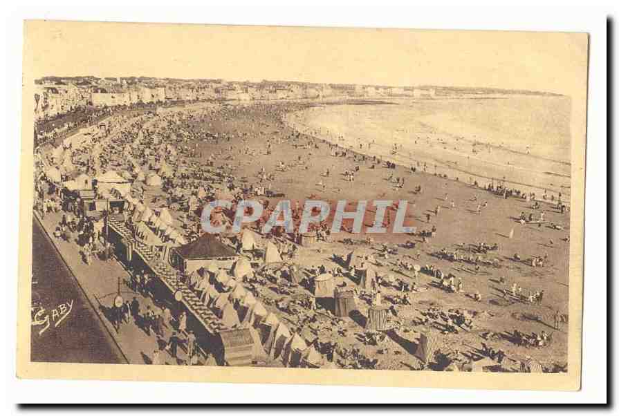 Les Sables d´Olonne CPA Vue generale du Remblai et de la plage