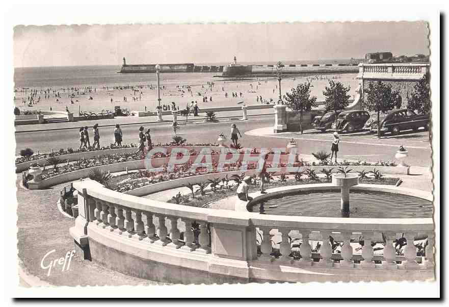 Plage et promenade à Cannes — vue depuis un jardin avec fontaine — éditeur Greff