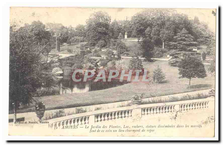Angers CPA Le jardin des plantes LAc rochers statues disseminees dans les massifs font de ce coin un lieu charmant de