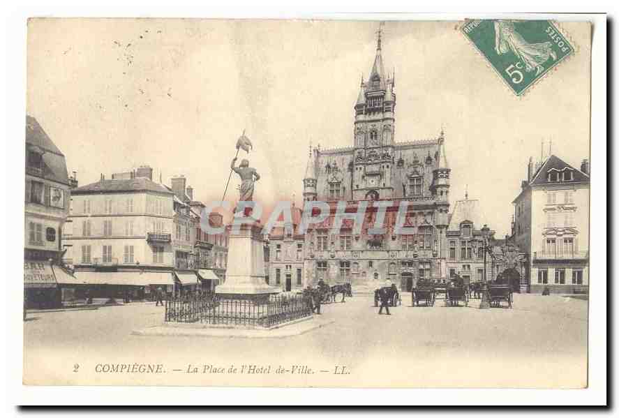 Compiegne CPA La place de l'hotel de ville
