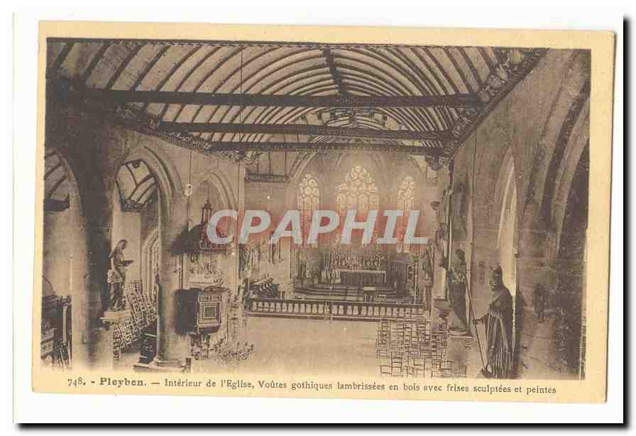 Pleyben CPA Interieur de l'eglise voutes gothiques lambrisees en bois avec frises sculptees et peintes