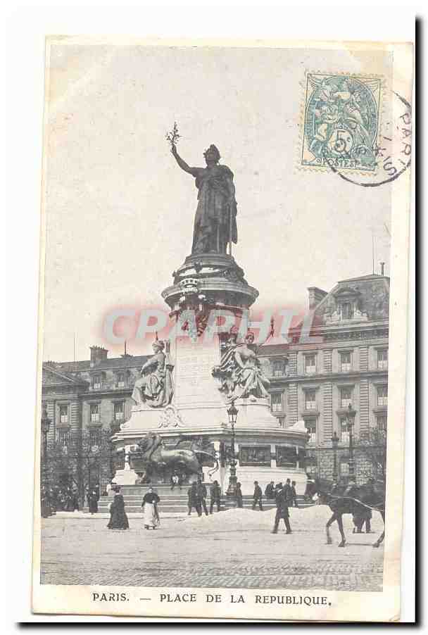 Paris (3eme) CPA Place de la Republique (lion)