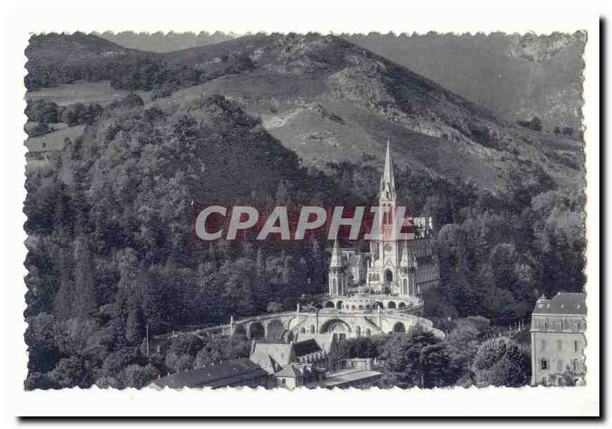 Lourdes CPA La basilique vue plongeante