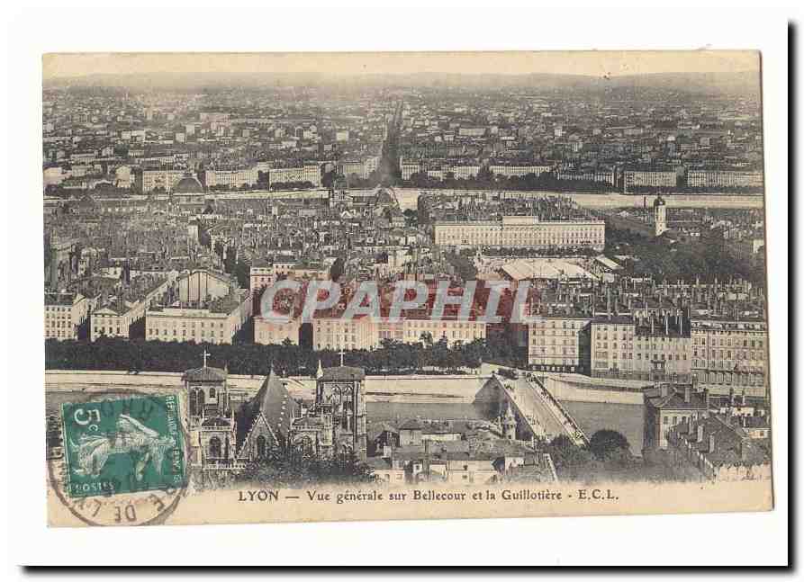 Lyon CPA Vue generale sur Bellecour et la Guillotiere