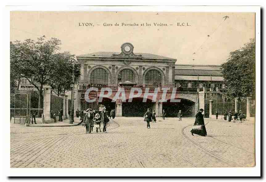 Lyon CPA Gare de Perrache et les Voutes
