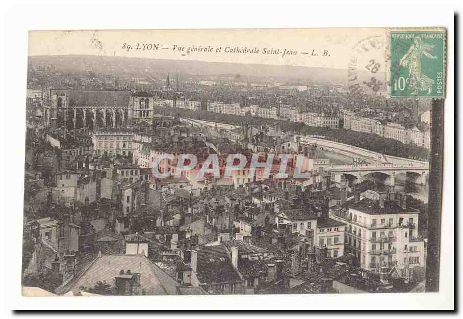 Lyon CPA Vue generale et cathedrale St Jean