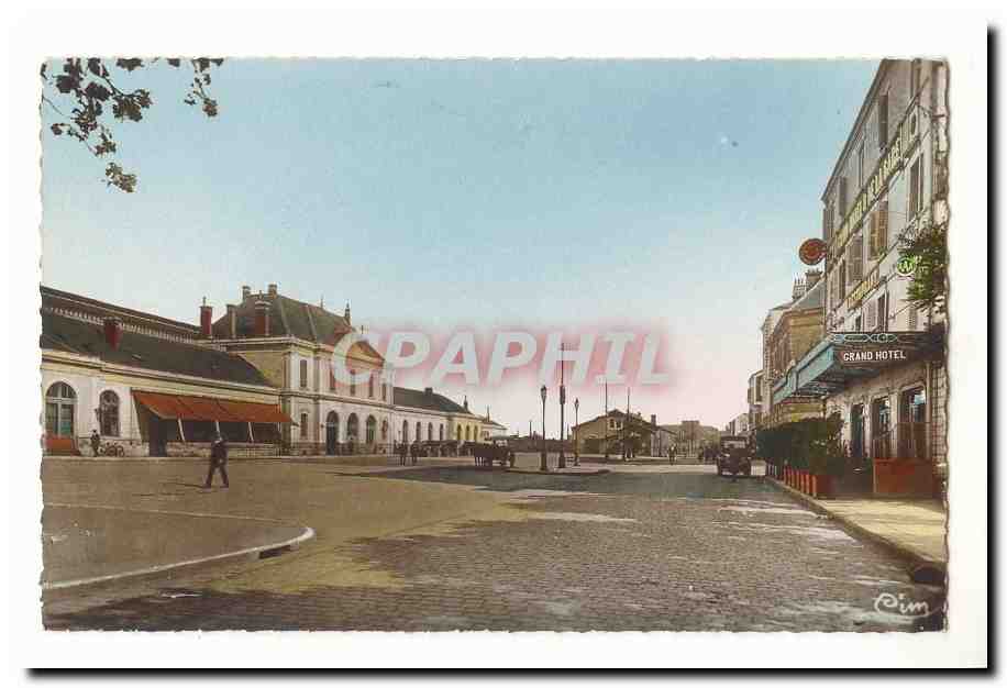 Roanne CPA La gare et les hotels