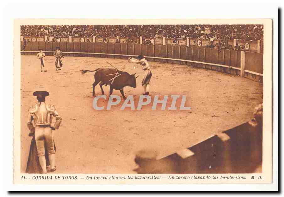 Corrida de Toros CPA Un torero clouant les banderilles Un torero clavando las banderillas