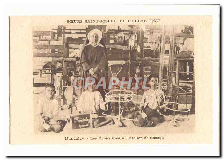 Soeurs Saint Joseph de l´Apparition CPA Les orphelines a l'atelier de tissage