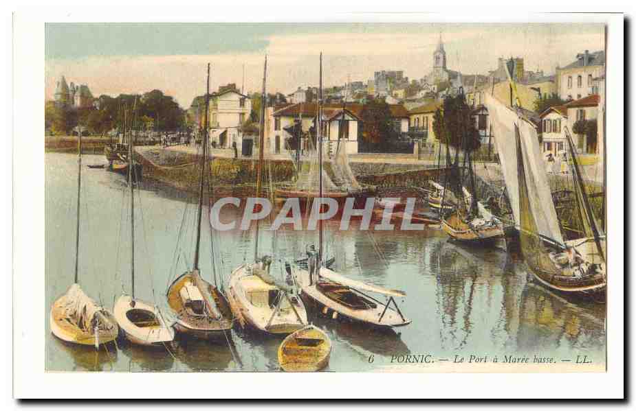 Pornic CPA Le port a maree basse (bateaux)
