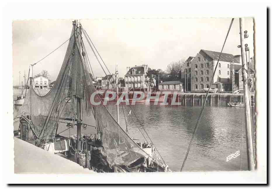 Pornic CPA Le port et les minoteries (bateaux)