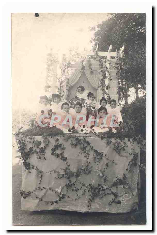 CPA Carte photo Char (jeunes filles enfants) (non localise)