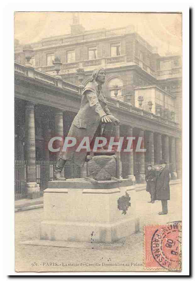 Paris CPA La statue de CAmille desmoulins au palais de justice