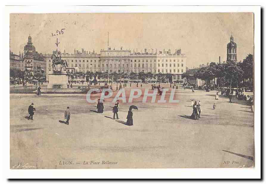 Lyon CPA La place Bellecour