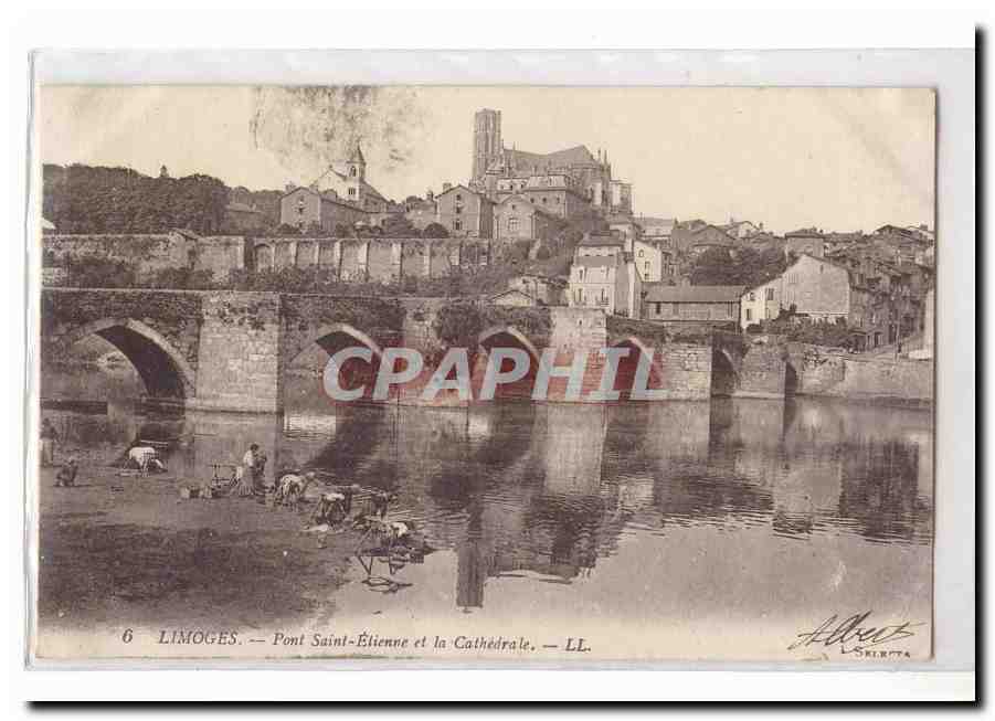 Limoges CPA Pont Saint Etienne et la cathedrale (animee lavandieres)