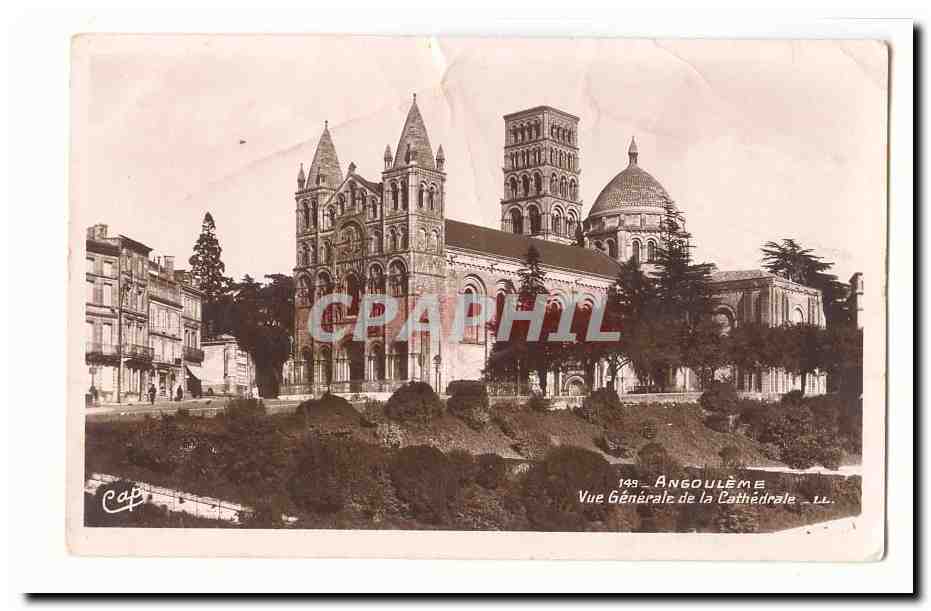 Angouleme CPA Vue generale de la cathedrale