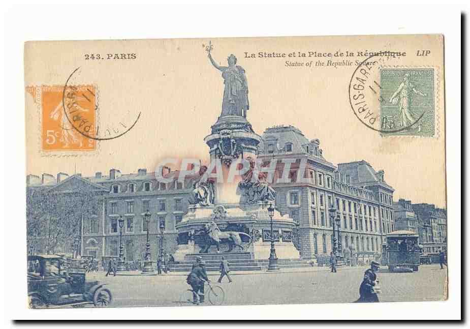 Paris (3eme) CPA La statue et la place de la republique (lion)