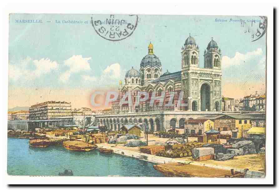 Marseille CPA LA cathedrale et le canal Saint Jean (quais animee)