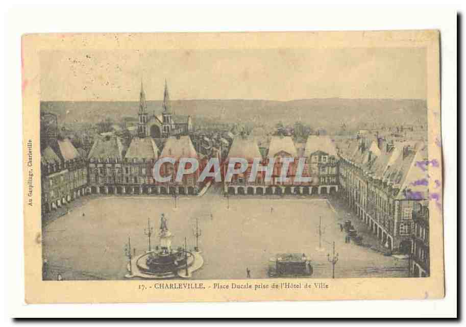 Charleville CPA Place ducale prise de l'hotel de ville