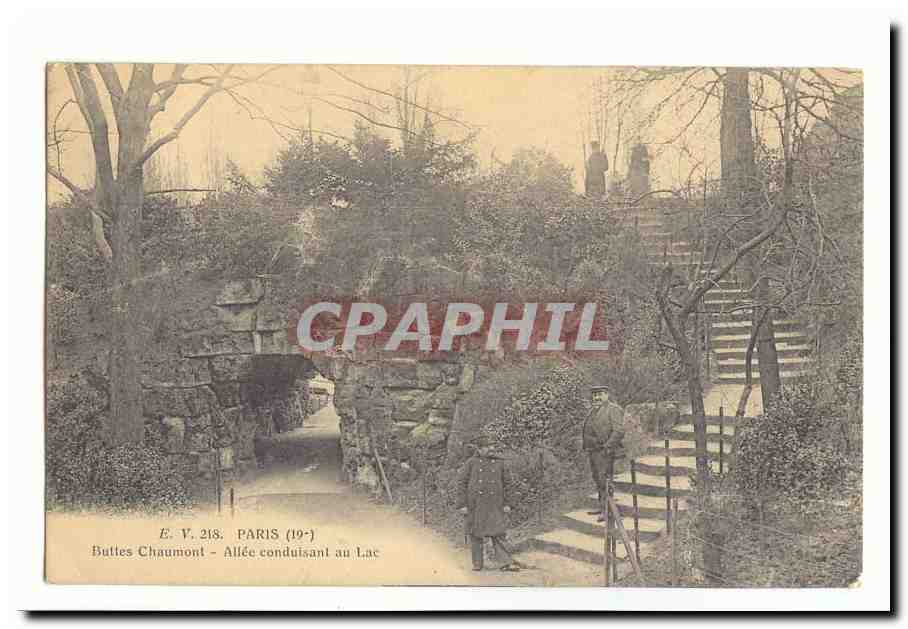 Paris (19eme) CPA Buttes Chaumont Allee conduisant au lac