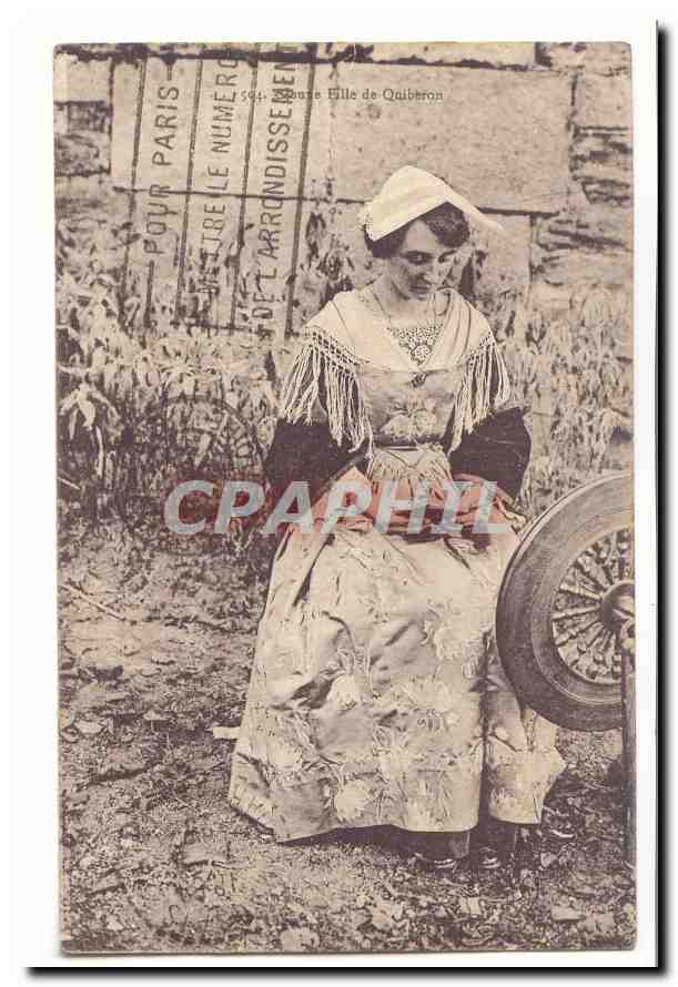 CPA Jeune fille de Quiberon