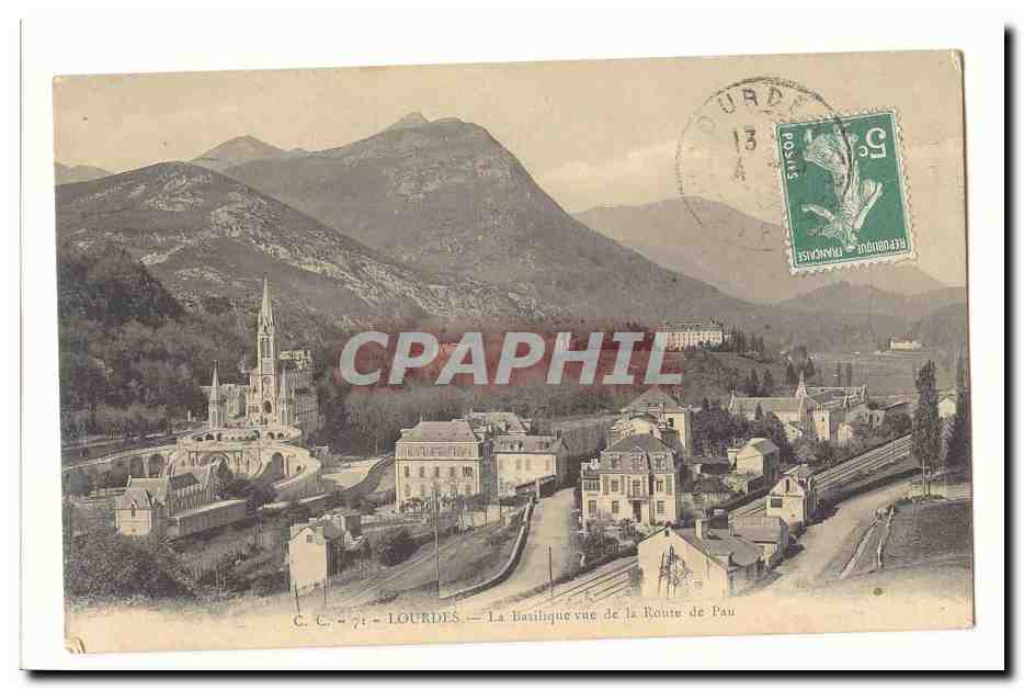 Lourdes CPA La basilique vue de la route de Pau