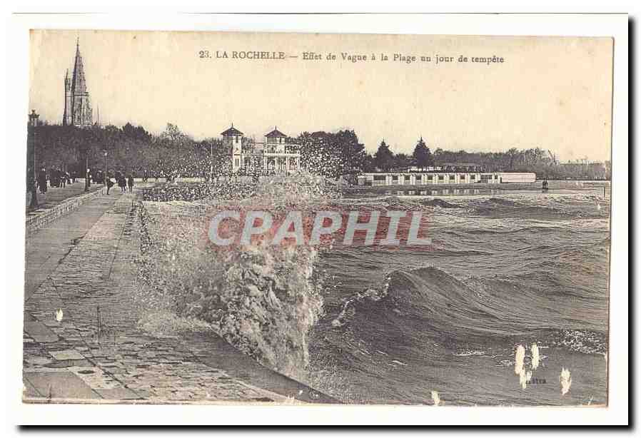 La Rochelle CPA Effet de vagues a la plage un jour de tempete