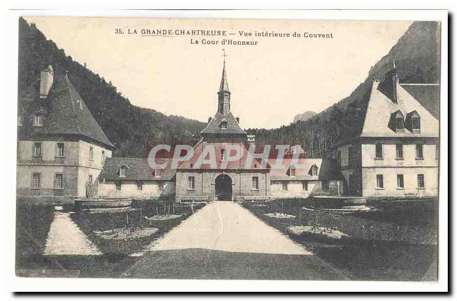 CPA Vue interieure du couvent de la Grande Chartreuse La cour d'honneur