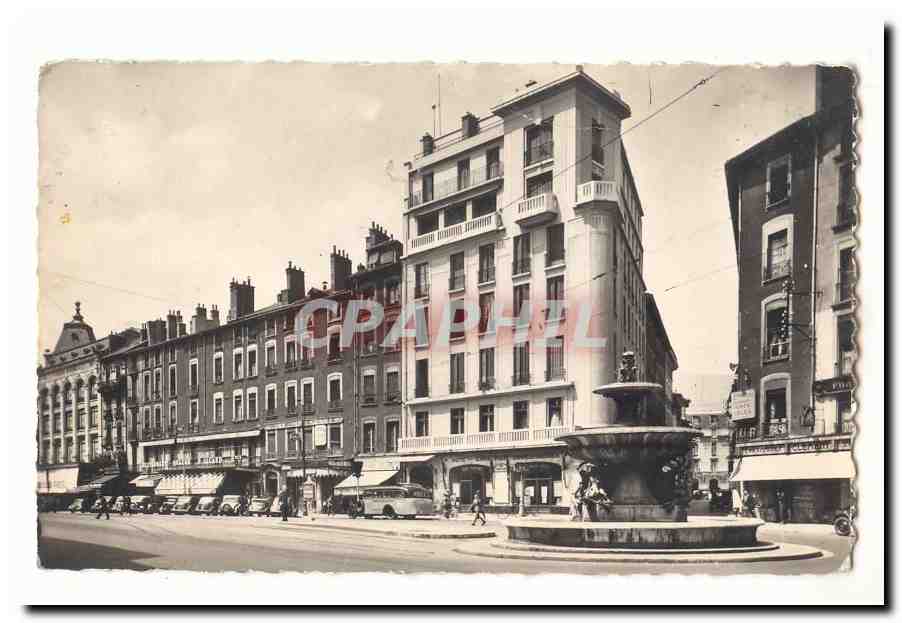 Place de la République — Fontaine centrale — CPAPHIL