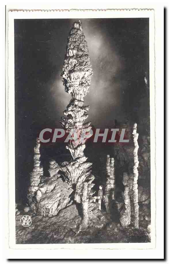 Grottes de Sainte-Anne — stalagmites et stalactites — YAP éditeur