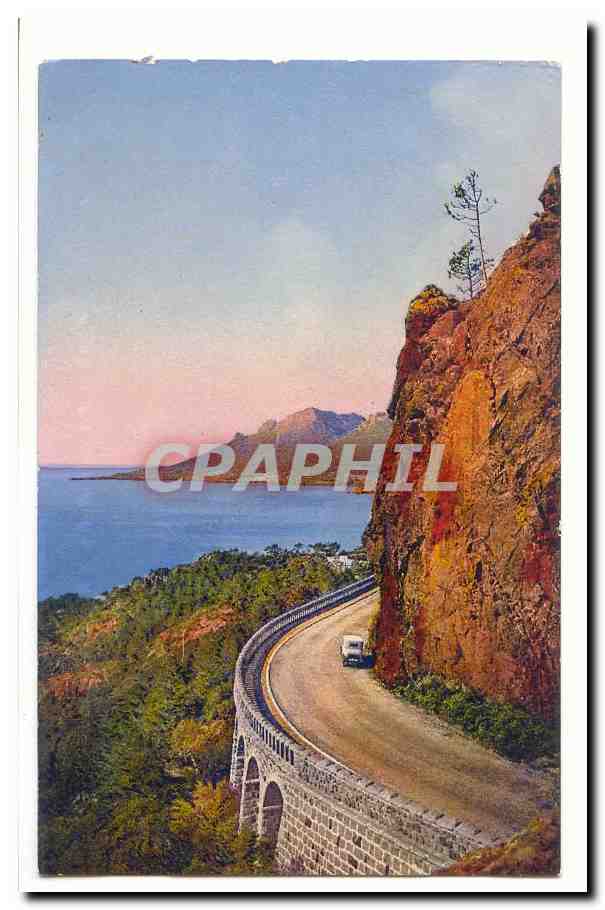 Route côtière en bord de mer — vue panoramique — éditeur non identifié