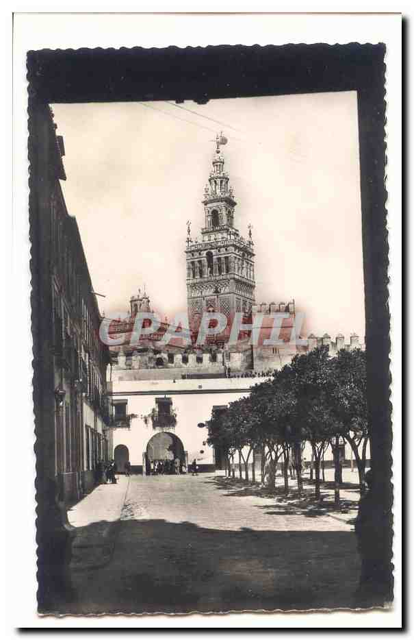 Espagne Espana CPA Sevilla La Giralda desde el Patio de Banderas