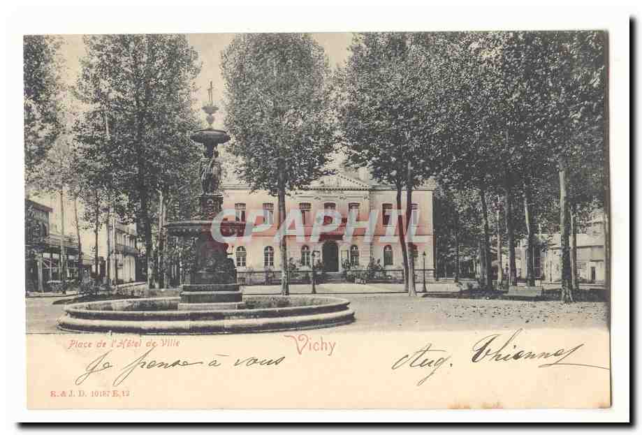 Vichy CPA Place de l'hotel de ville