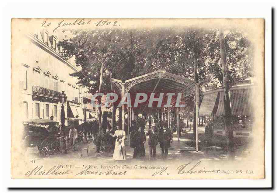 Vichy CPA Le parc Perspective d'une galerie couverte