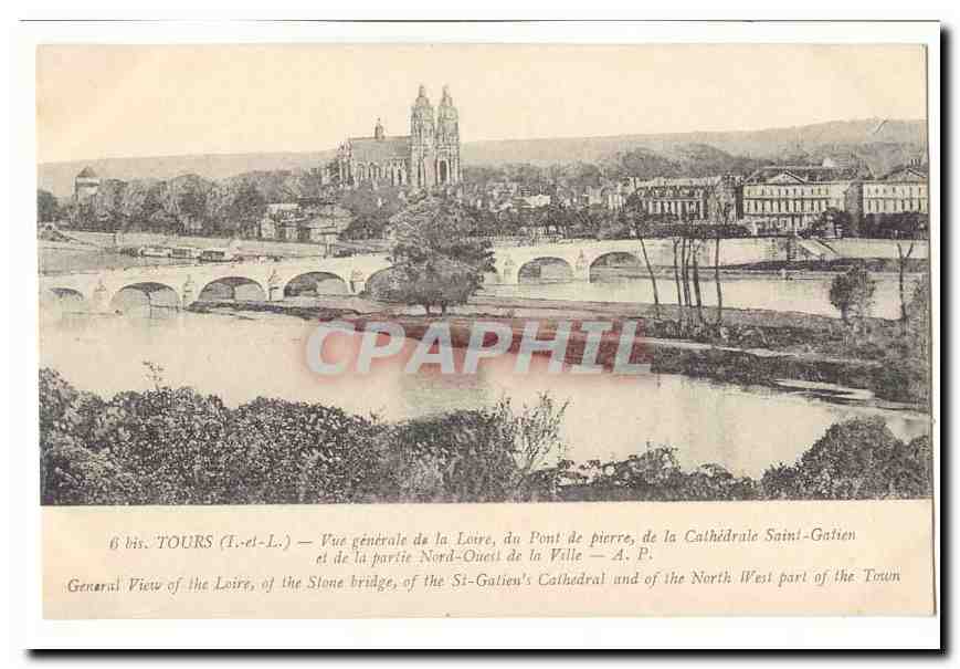Tours CPA Vue generale de le Loire du pont de pierre de la cathedrale Saint Gatien et de la partie Nord Ouest de 
