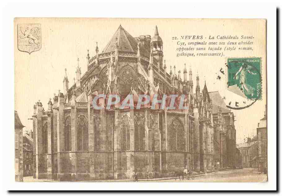Nevers CPA La cathedrale Saint Cyr originale avec ses deux absides opposees sans facade (style roman gothique renaiss