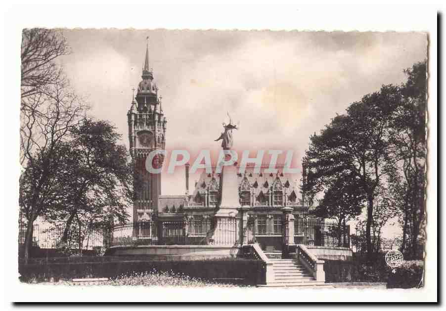 Calais CPM L´hotel de ville et les jardins