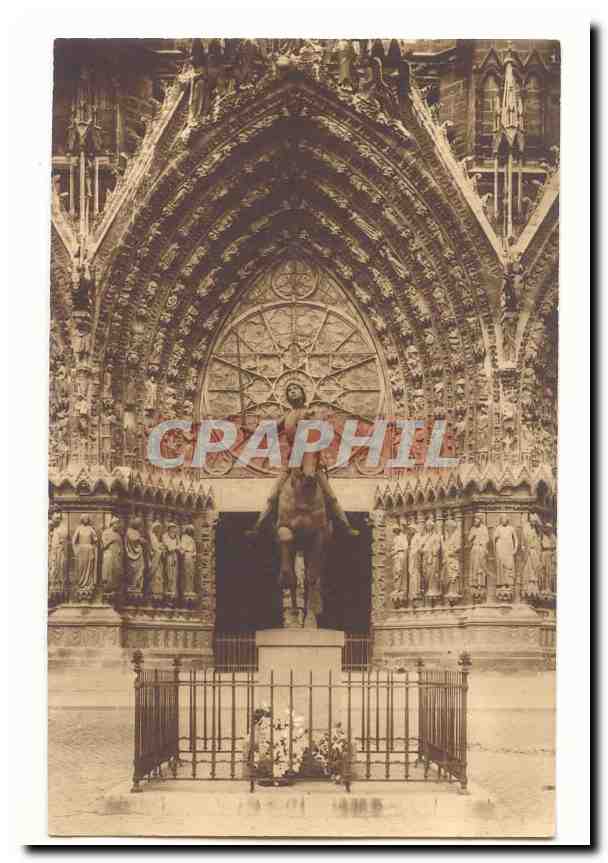 Reims CPA Jeanne d'Arc devant la cathedrale avant la guerre