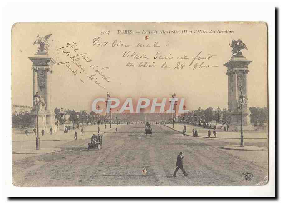 Paris (8eme) CPA Le pont Alexandre III et l'hotel des Invalides