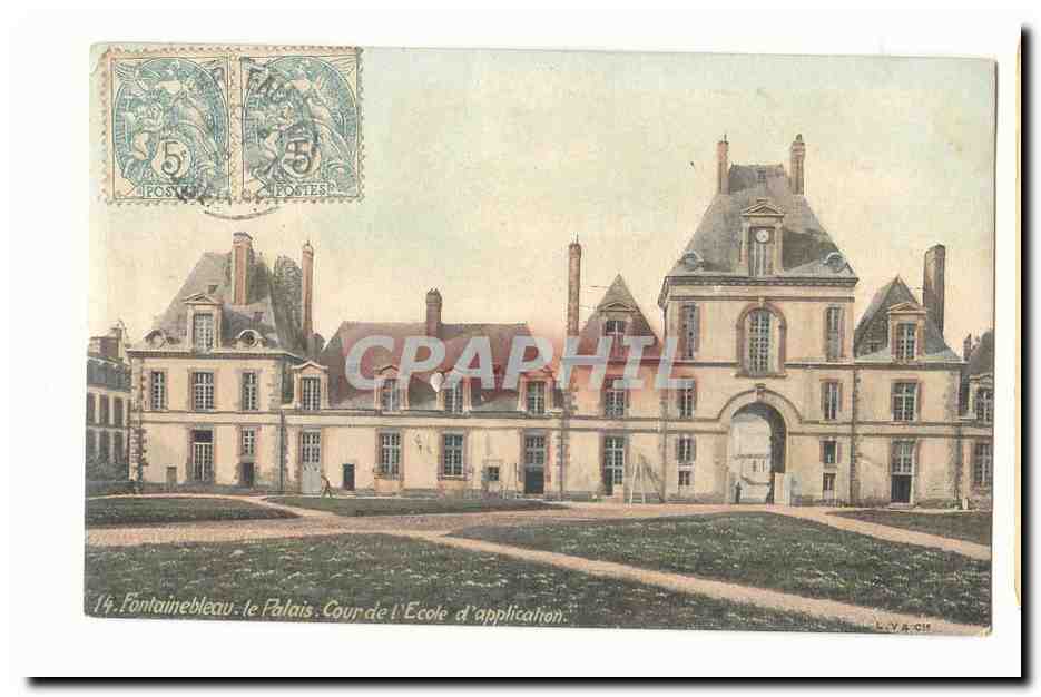Fontainebleau — le Palais. Cour de l'École d'application — éditeur L. V. A. - 1898